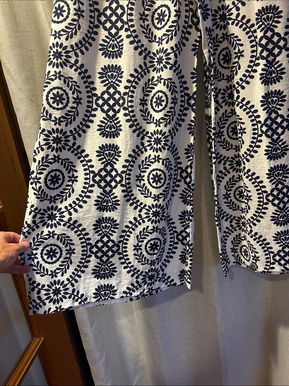 Elastic-Waist Wide Leg Pants in Navy on White - Picture 2 of 4